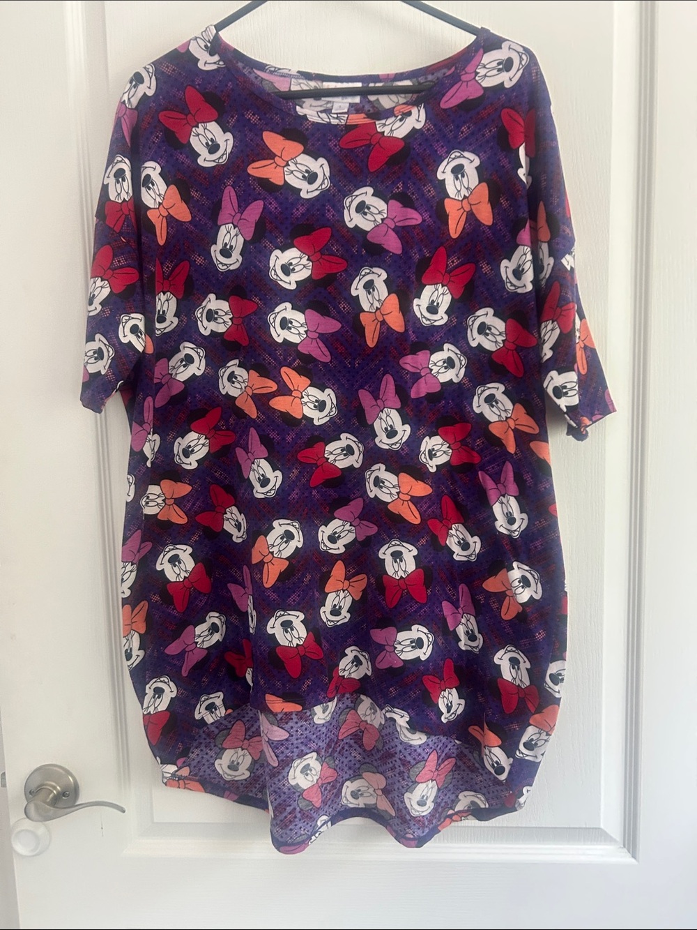LuLaRoe Purple Minnie Mouse Bow Print Women's  hi low Top large